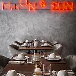 酒店 Moon & Sun